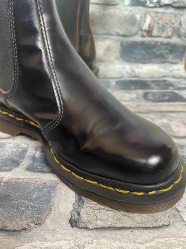 Bota Chelsea Dr. Martens Vintage 2976 Hecha en Inglaterra Negra Talla Uk 5 En muy buena condición - Imagen 16 de 24