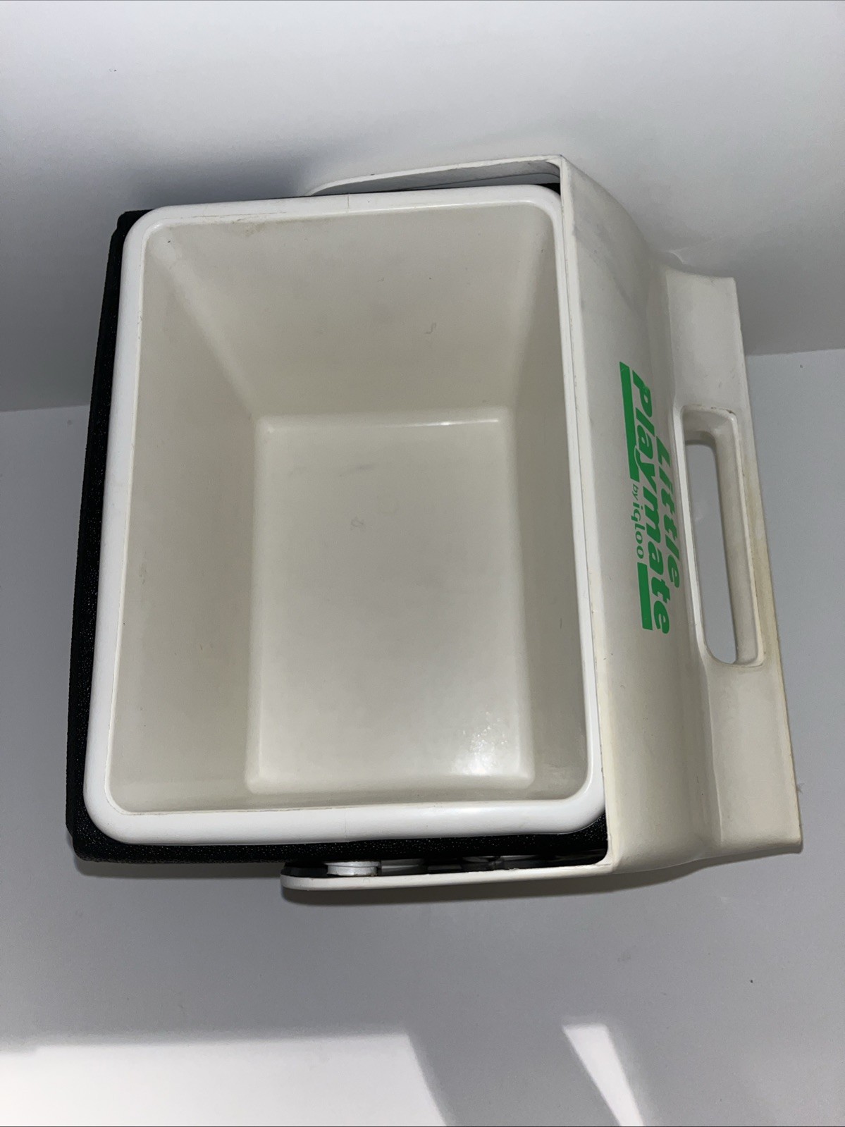 Igloo Little Play Mate Cooler  Blue.. Pre-Owned.. Fair Condition..