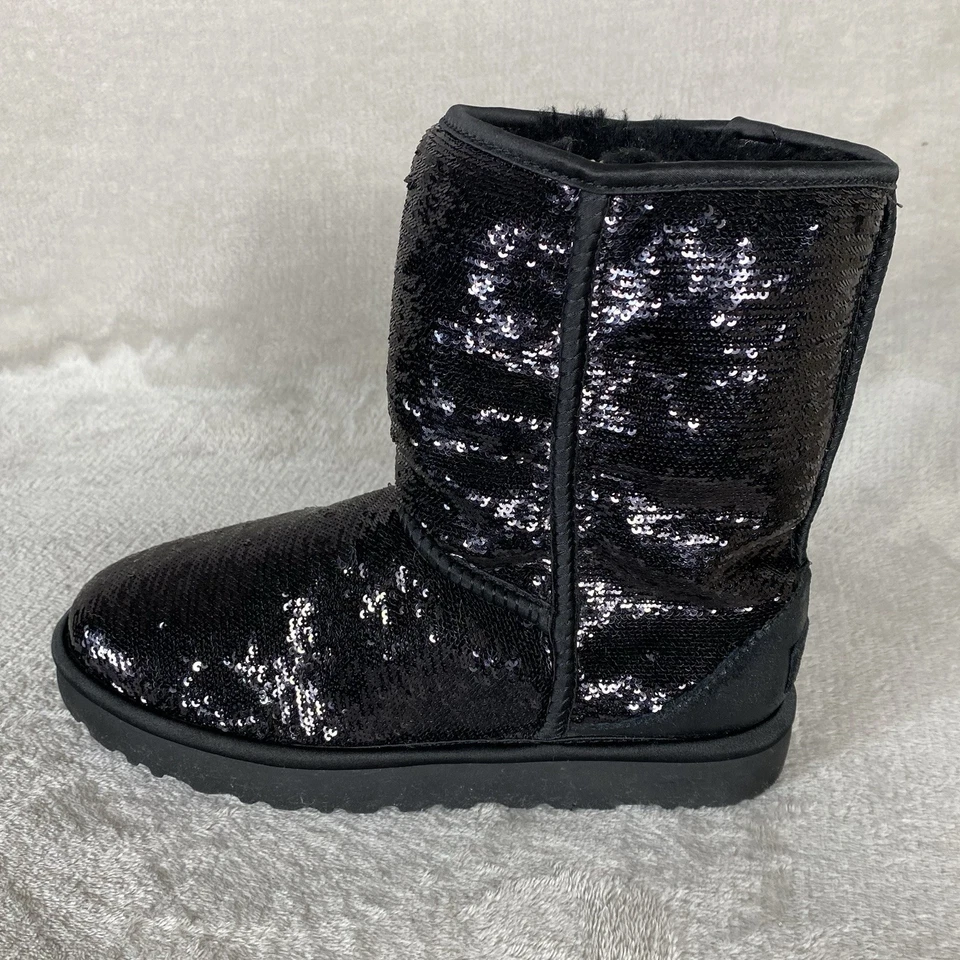 Botas cortas de lentejuelas cósmicas UGG para mujer talla 9 negras forradas de piel de oveja Foto 2 de 4
