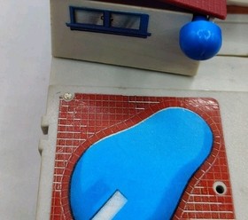 Galoob Vintage Micro Machines House Playset w/ One Car