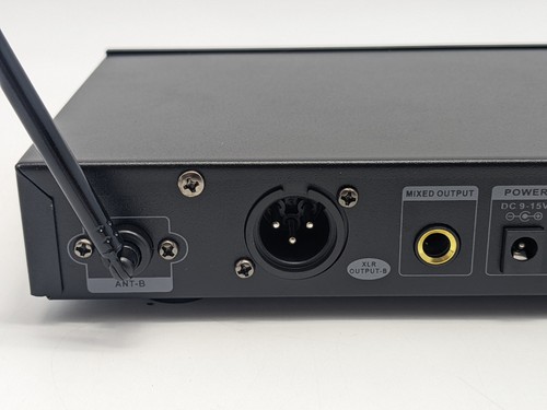 CAD Audio Wireless WX200 Dual Handheld UHF Wireless Microphone System - Picture 13 of 17
