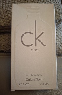 Calvin Klein CK One Eau de Toilette Spray 200ml Regular Size