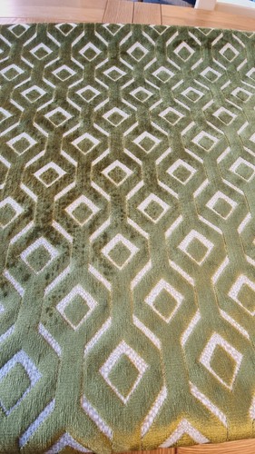 DESIGNERS GUILD CHAREAU VELVET UPHOLSTERY FABRIC IN FERN 440cm X 138cm - Picture 5 of 7