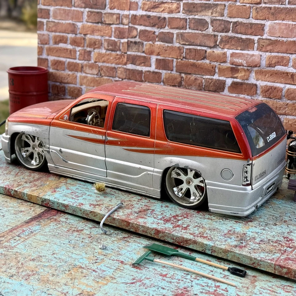 1/18 GMC Yukon Denali JADA DUB City Diecast Model Car | Granero Find Foto 3 de 4