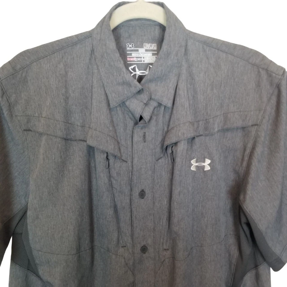 Camisa Under Armour Camisa Abotonada Hombres M Gris Manga Corta Abotonada Exterior Foto 2 de 4