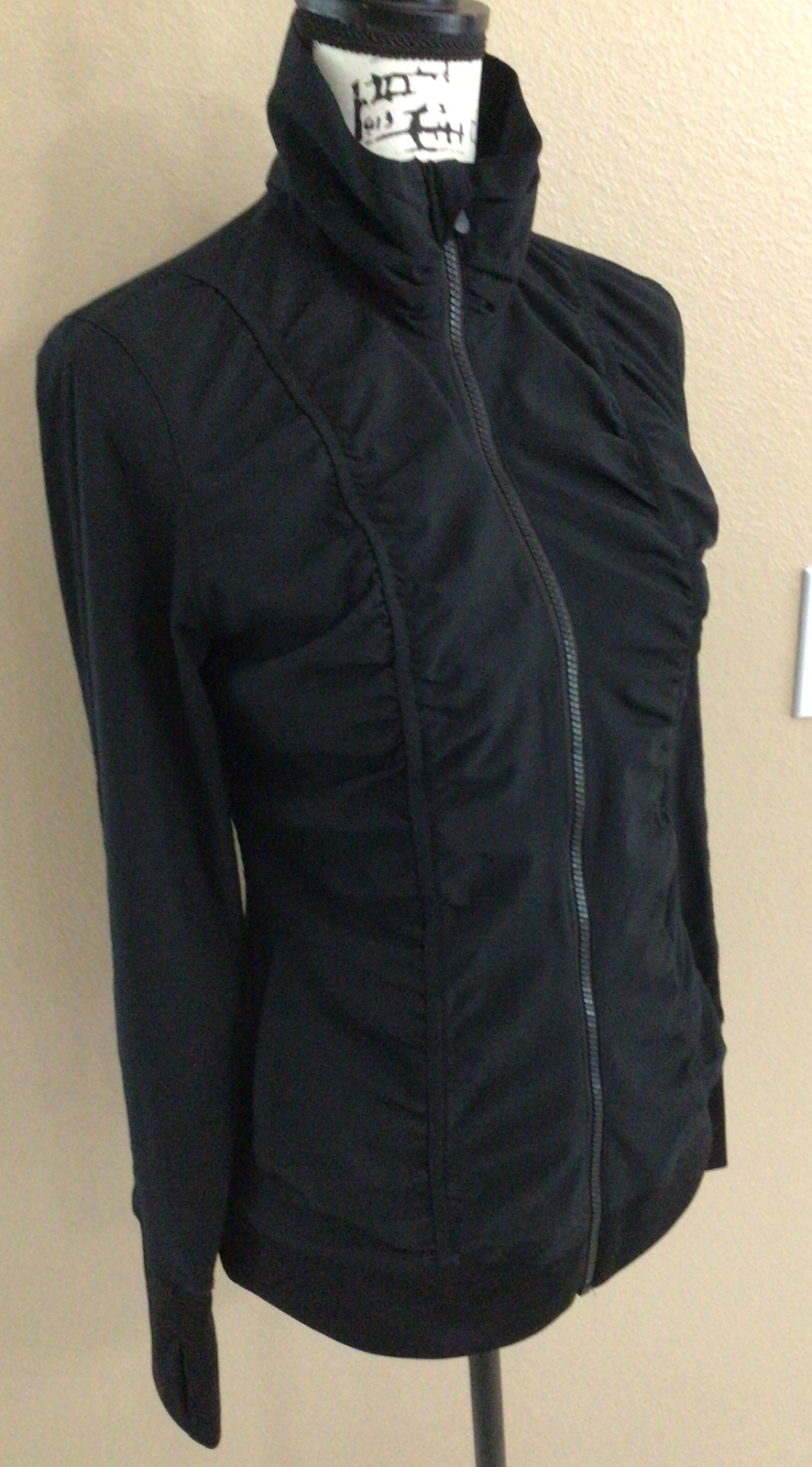 Fila Womens Black Ruched Front Zip Front Thumb Hole Sleeve Jacket Size Small z2