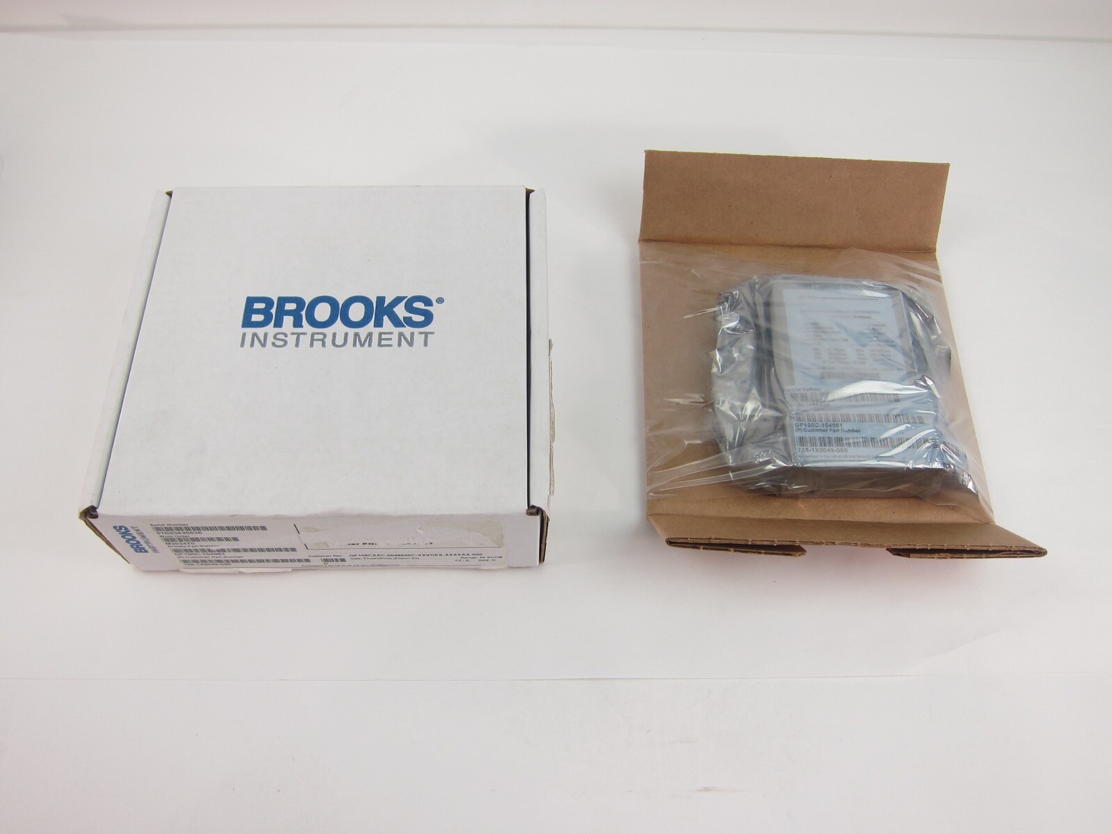 NEW Brooks GF100C-104061 Thermal Mass Flow Controllers GF100