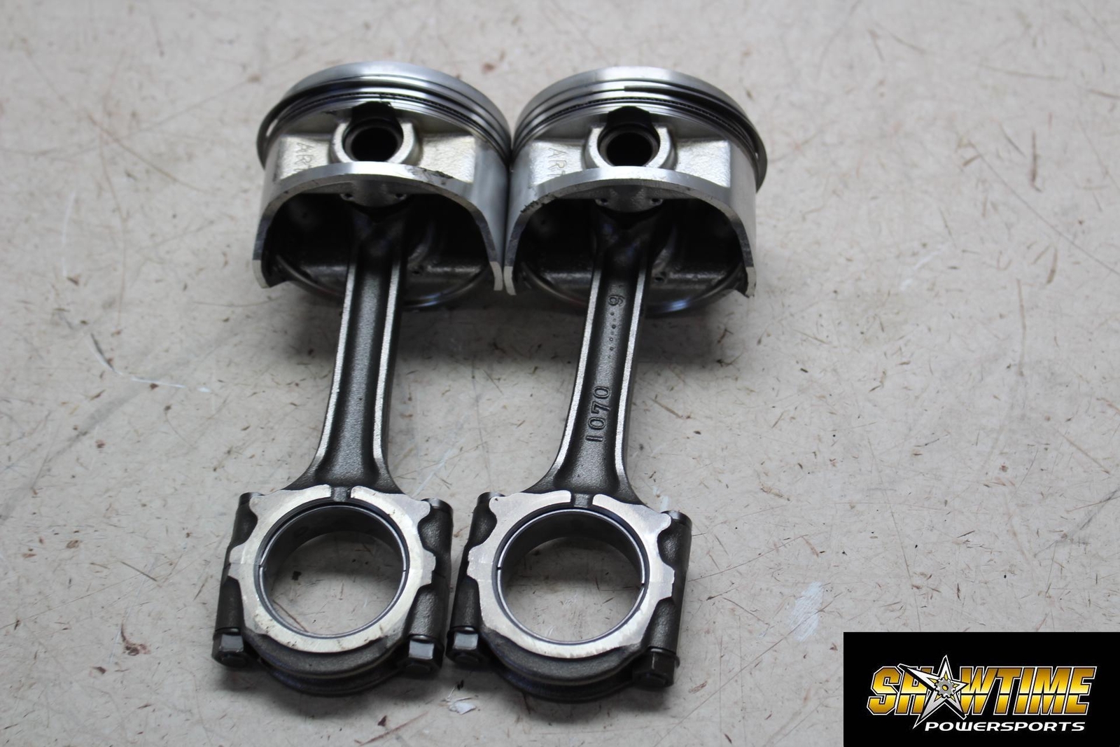 1997 Kawasaki Vulcan 750 VN750A Engine Pistons with Connecting Rods