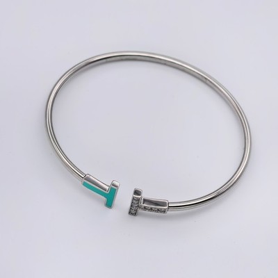 18k white gold T-shaped diamond and turquoise white gold bracelet