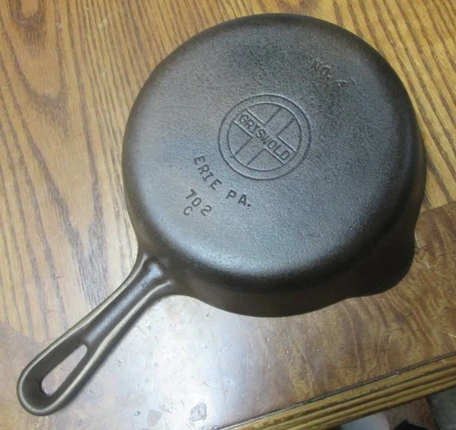 Vintage Griswold #4 Cast Iron Skillet Frying Pan-702C-Groove Handle-Small Logo