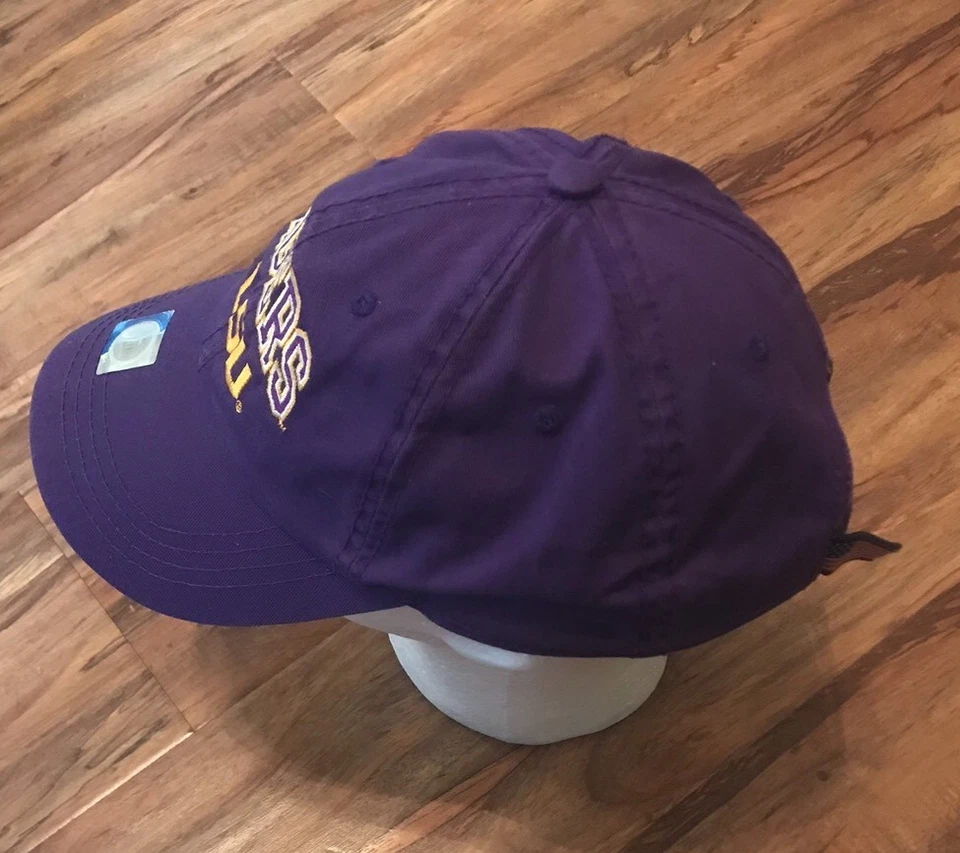 Gorra de fútbol americano LSU Tigers Louisiana State Gorra de béisbol Correa Bandera Americana En muy buena condición Foto 3 de 4