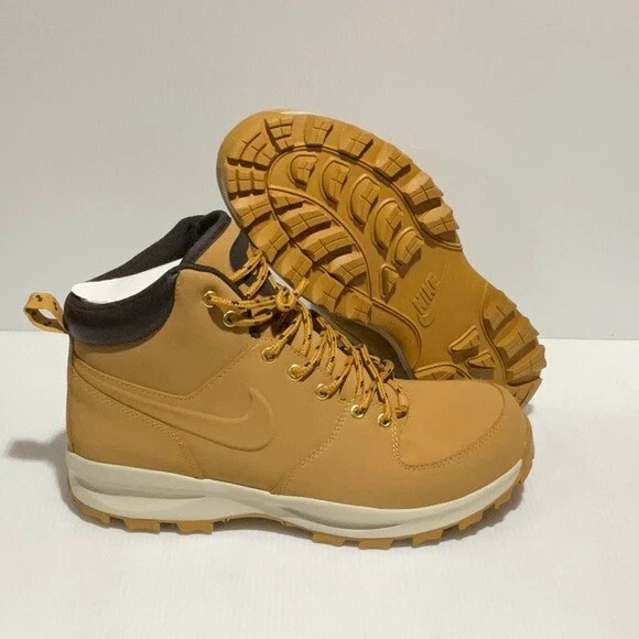 Nike Men’s Manoa leather hiking boots size 12 us