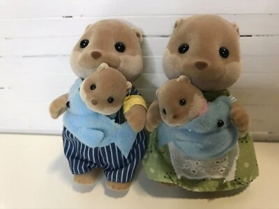 sylvanian families splashy otter family