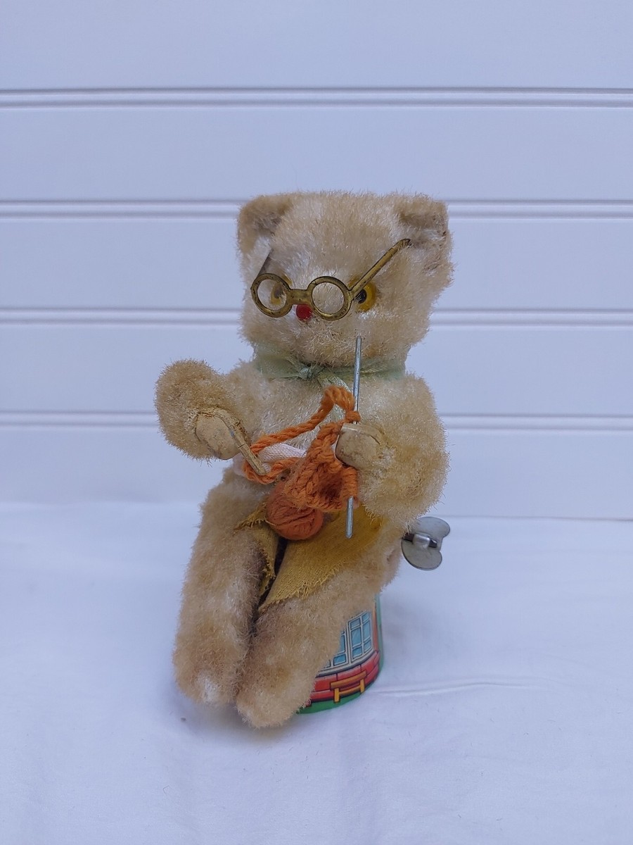 Vintage Mechanical Tin Wind Up Knitting Cat Nomura Toys