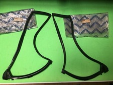 Nissan Bluebird Maxima U11 Rear Quarter Window Weather-strip Set 82272-09E00 NOS