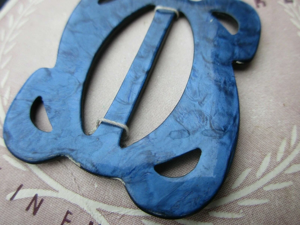 ANTIGUO VINTAGE ART NOUVEAU DECO AZUL CINTURÓN PLÁSTICO TEMPRANO RETRO VESTIDO HEBILLA ANTIGUO  Foto 2 de 4