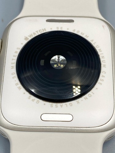 Apple Watch SE (2nd Gen) GPS 40mm --- - Photo 6 sur 9
