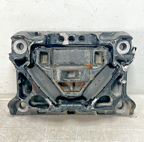 2020 Freightliner Cascadia 126 Rear Engine Mount Isolator Frame Mounted *1953*
