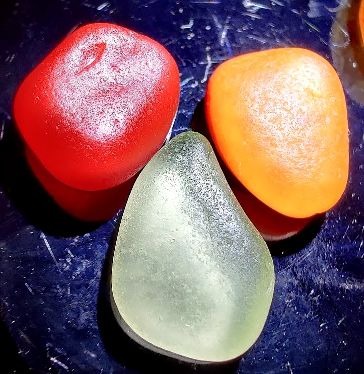 3 EPIC Multis: RARE UV Red, UV Green, & ORANGE! Real Davenport Beach Sea Glass - Image 3 of 4