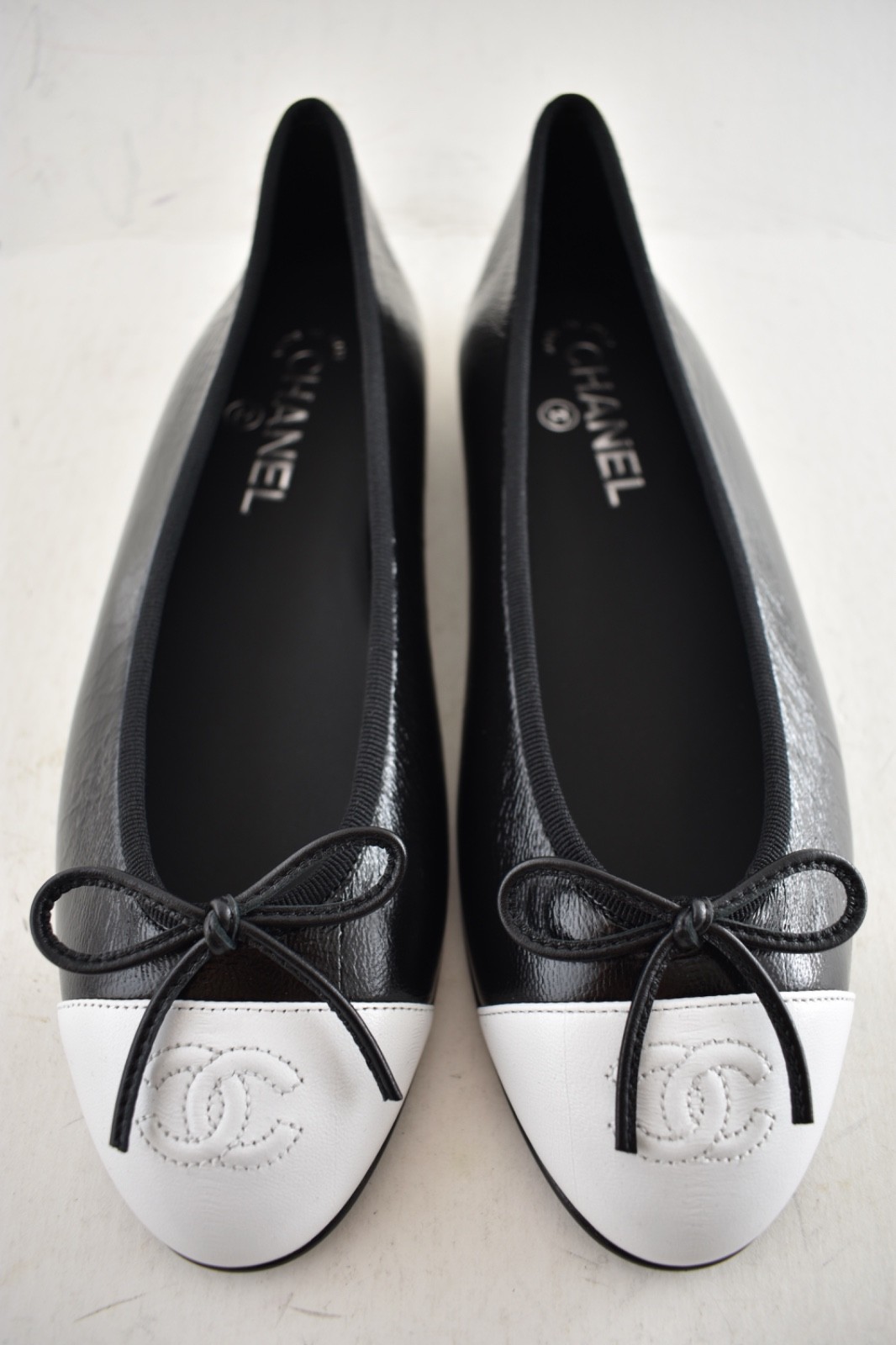 Chanel 26S Black White Crumpled Shiny Lambskin CC Bow Ballet Ballerina Flat 36.5 image 9