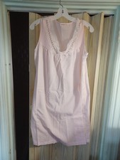 Vintage Light Pink Nightgown Women's Size Medium Lace Flower Coquette