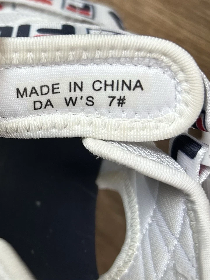 Sandalias de plataforma gruesas FILA blancas rojas azul marino con logotipo disruptor triple gancho y bucle Foto 3 de 4