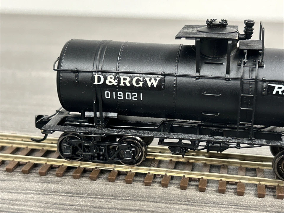 Overland Models HO Brass OMI-1306 D&RGW Auxiliary Water Car #019021 Custom Paint - Image 3 of 4