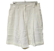 90s Liz Claiborne off-white pleated high rise shorts . size 10 . made in USA
