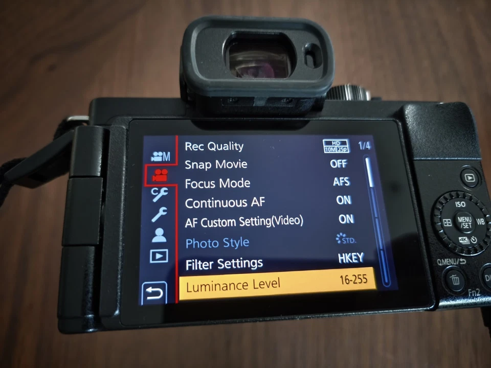 Panasonic LUMIX DC-G100K 20.3MP Mirrorless Camera - Black (Lumix G Vario 12-32mm, photo 2 of 4