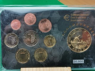 Lot 691 Niederlande KMS 8 Münzen Euro Premiumsatz