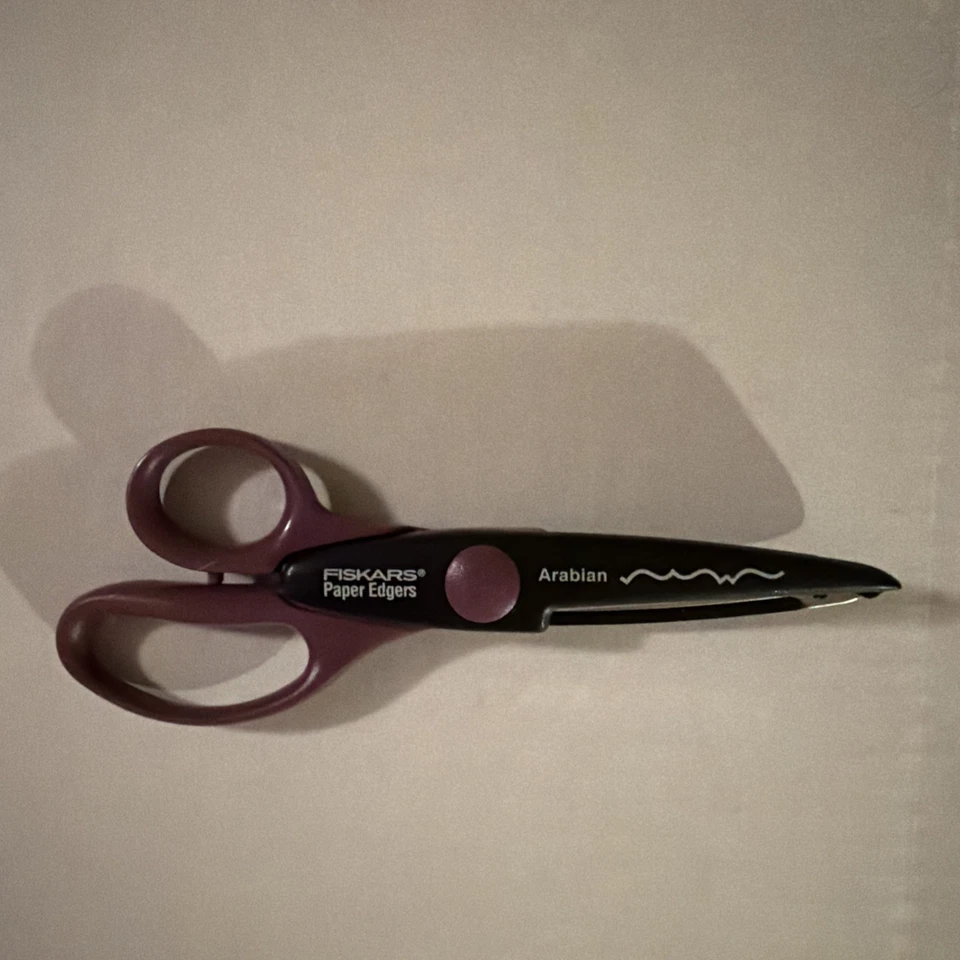 Lot Of 8 Fiskars Paper Scallop Scissors With Padded Carrying Case Scrapbooking - Image 4 of 4