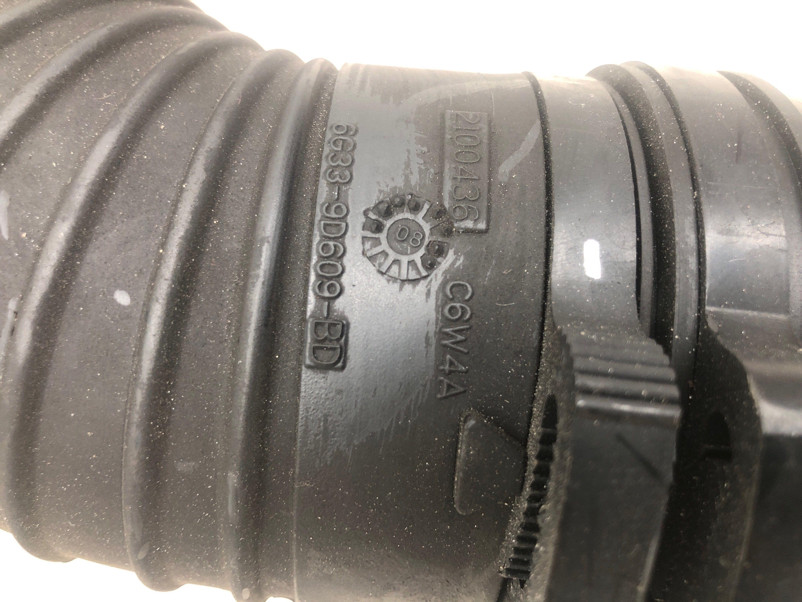 2009 ASTON MARTIN V8 VANTAGE 4.7L AIR INTAKE Y PIPE DUCT HOSE 6G33-9C623-DB OEM