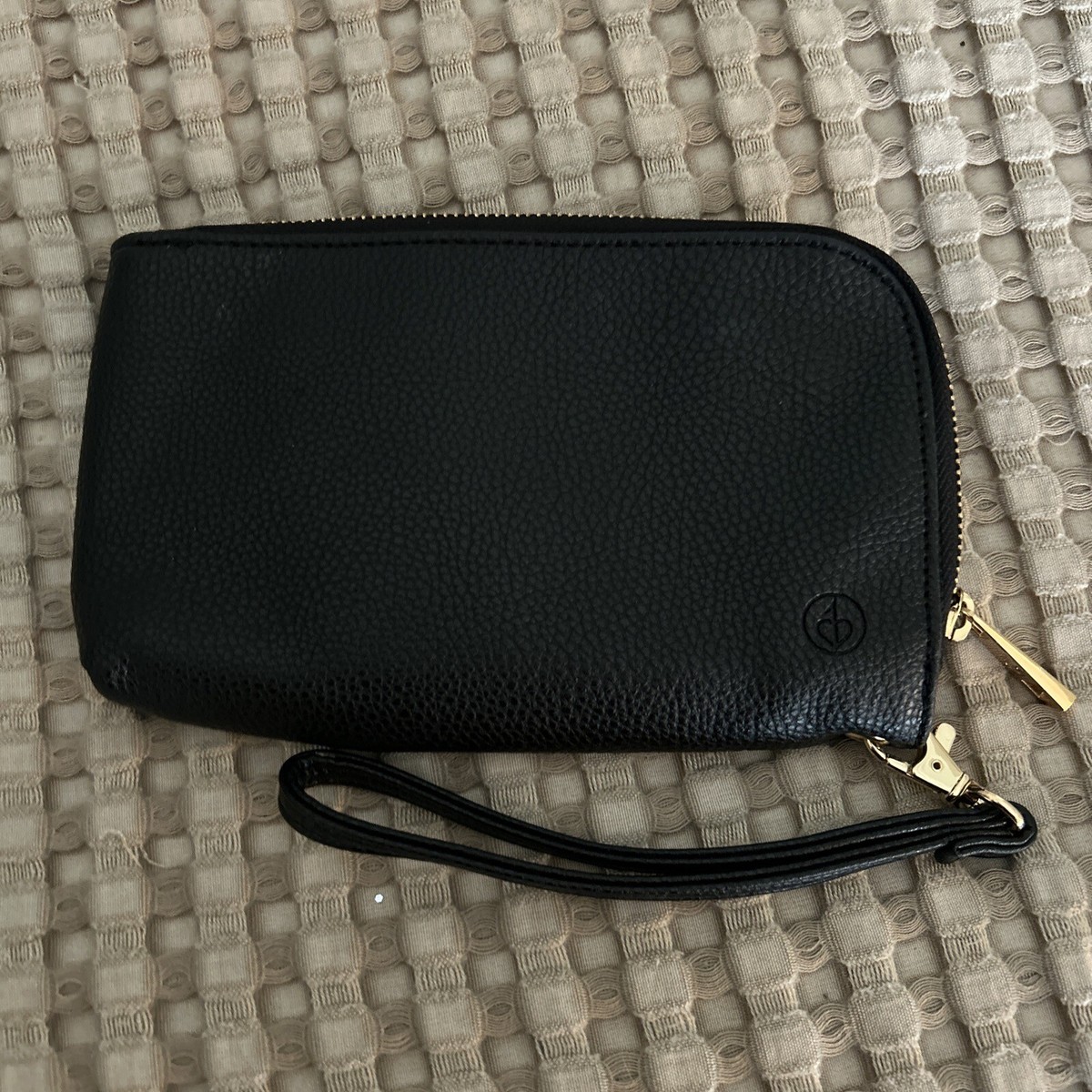 CHIC BUDS Wristlet Power Charging Purse Wallet Canary Brown NWT