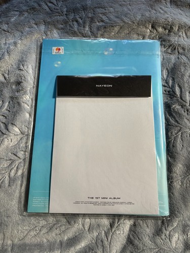 Twice Albums Unsealed (with pictured inclusions) - Bild 60 von 66