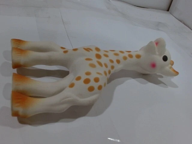 UsedLikeNew_Sophie la girafe | Handcrafted for 60 Years in France | Natu_Sophie - Image 4 of 4