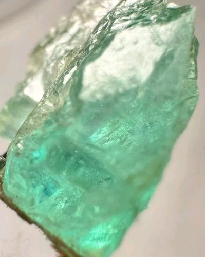 9 Ct. Top Smaragd Kristall ausgezeichnet, Saftig, Glänzend schöne Natur Farbe  - Bild 2 von 14