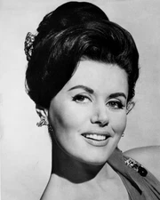 Eunice Gayson 007 James Bond 10" x 8" Photograph no 9