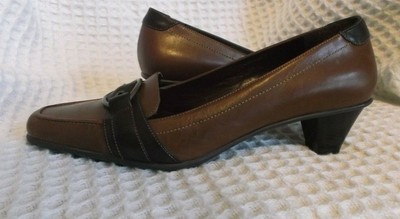 naturalizer low heel shoes