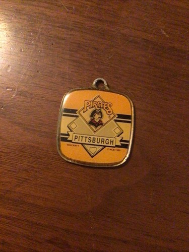Pittsburgh Pirates Wincraft Pendant 1990 Final Four NCAA 1995 Seattle Pin - Picture 2 of 5