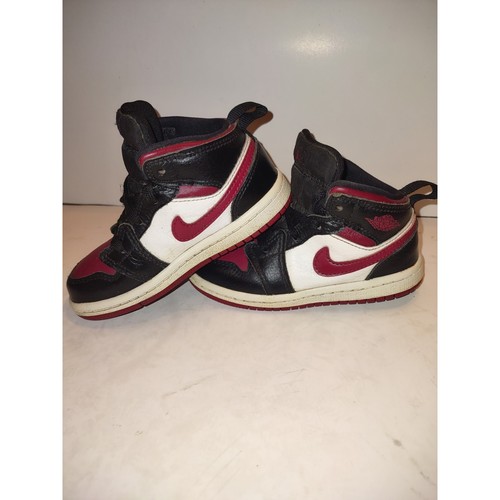Nike Air Jordan 1 Retro Toddler Athletic Sneakers Size 8C Black Sport 640735-066