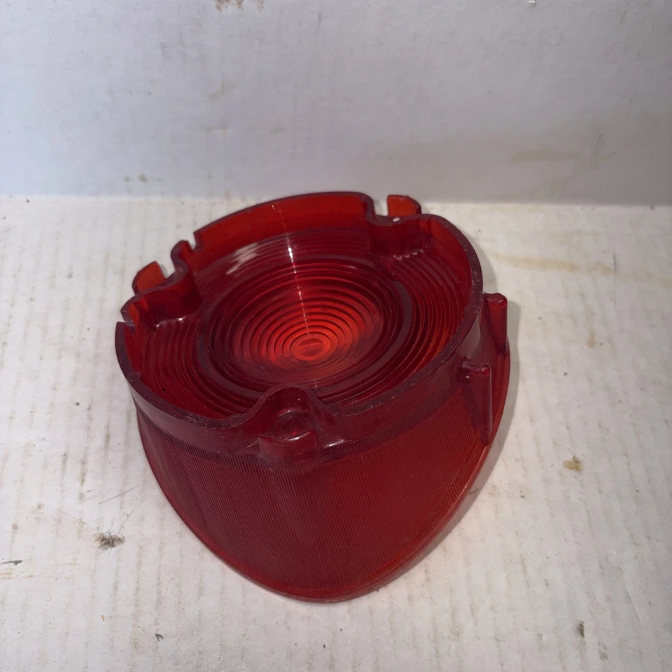 Lente de luz trasera Chevrolet Chevelle/Malibu 1971 OEM # GM14 SAE STI 71 Foto 2 de 4
