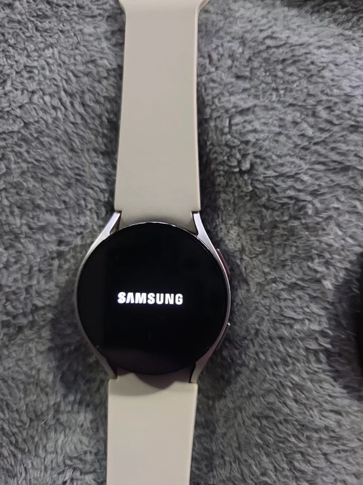 Samsung Galaxy Watch6 40mm R930N GPS - Muy Bueno Foto 2 de 4