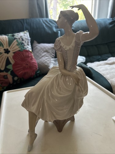 LLADRO WEARY BALLERINA #5275 RETIRED BALLET