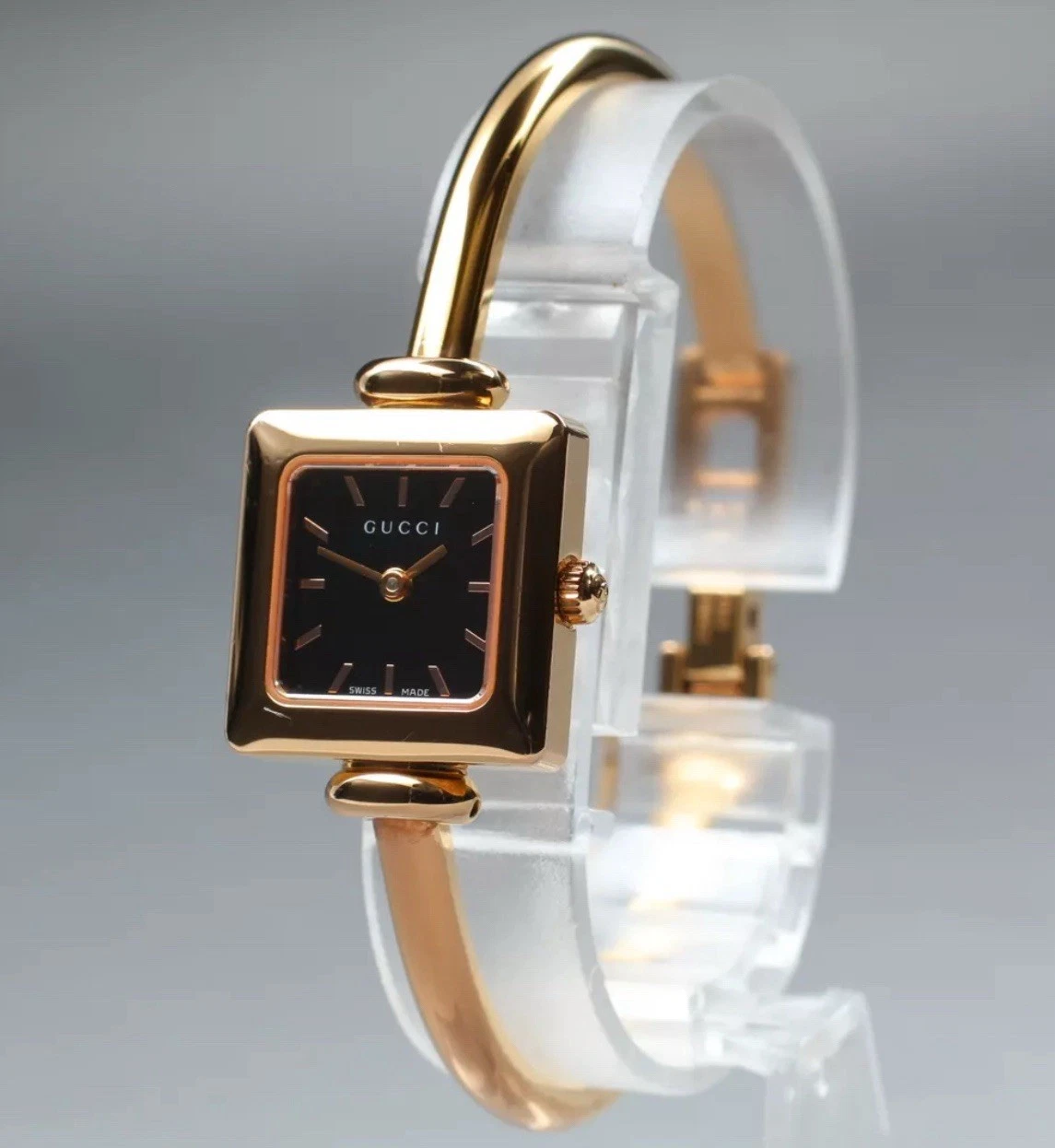 [Presque comme neuve avec boite] Montre Femme GUCCI 1900L Cadran Carré Or Noir Quartz