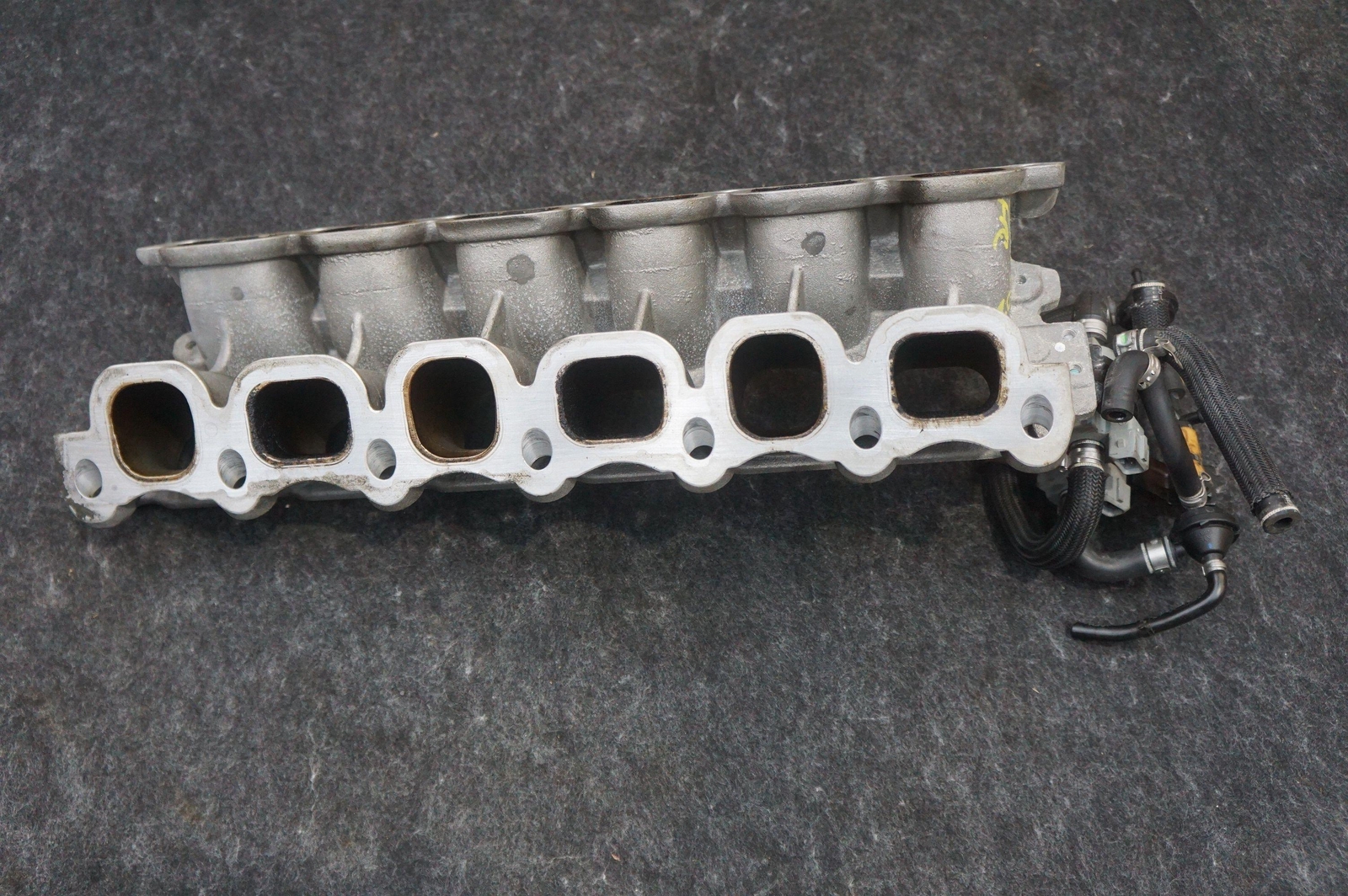 Lower Engine Intake Manifold Valve 07C133206J Bentley Continental Flying Spur 06