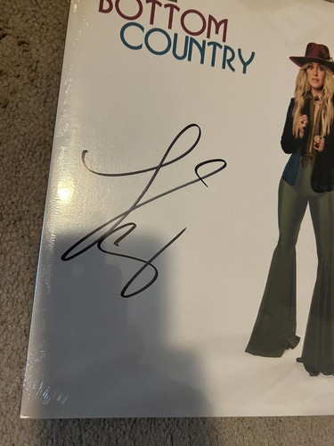 LAINEY WILSON Autographed Signed Bell Bottom Country Vinyl EXTREMELY RARE!!🔥 - Picture 2 of 3