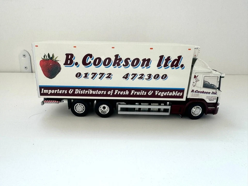 Tekno truck models, Scania P Dagcabine Reefer Rigid Truck , COOKSON B. - Image 4 of 4