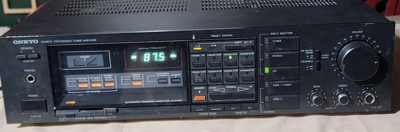 Onkyo TX-27 Quartz Synthesized Tuner Amplifier LIGHTS UP