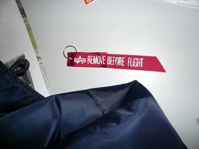 ALPHA INDUSTRIES Anhänger [] remove before flight [] Flieger Jacke RBF NEU*