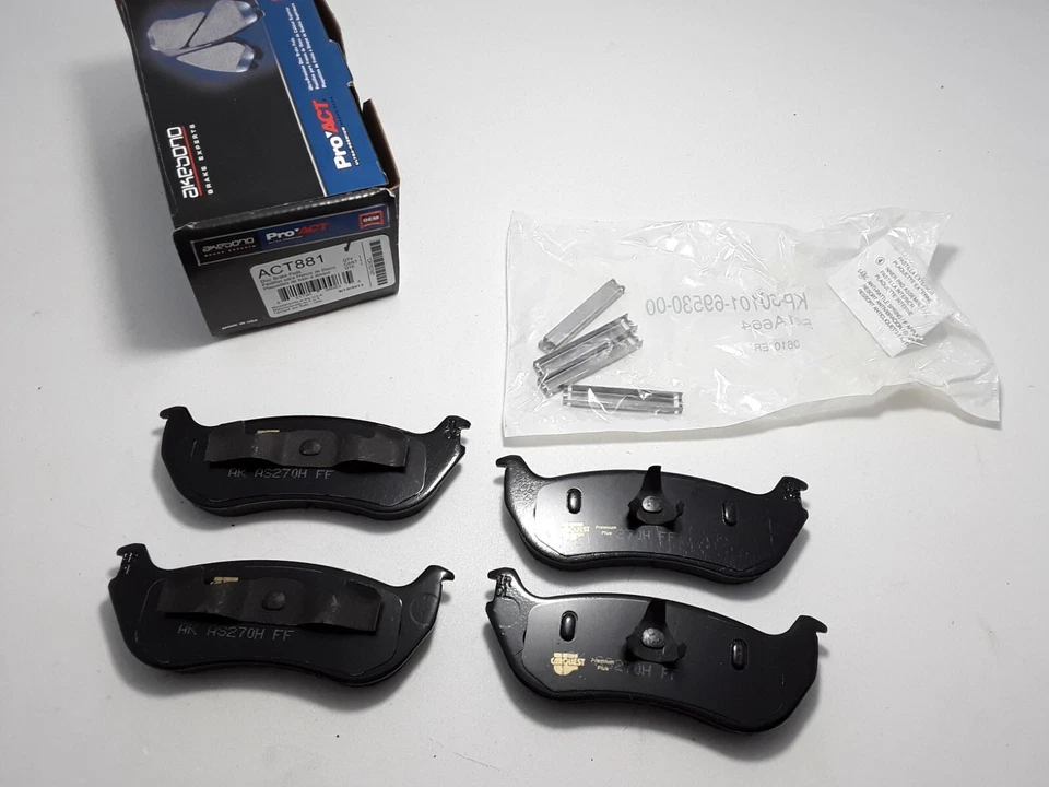 Disc Brake Pads Rear Akebono ACT881 For Ford Explorer,Mercury Mountaineer 02-04 - Image 2 of 3